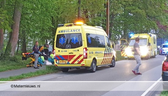 Twee gewonden na botsing tussen Scooter en fietser in Paterswolde.
