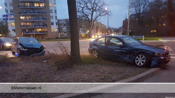 Twee gewonden na aanrijding op kruising in Emmen.