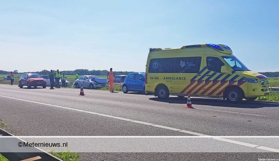 Lange file door ongeval A28 Zuidwolde.