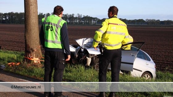 Twee gewonden na ongeval in Noordbroek. Twee gewonden na ongeval in Noordbroek.