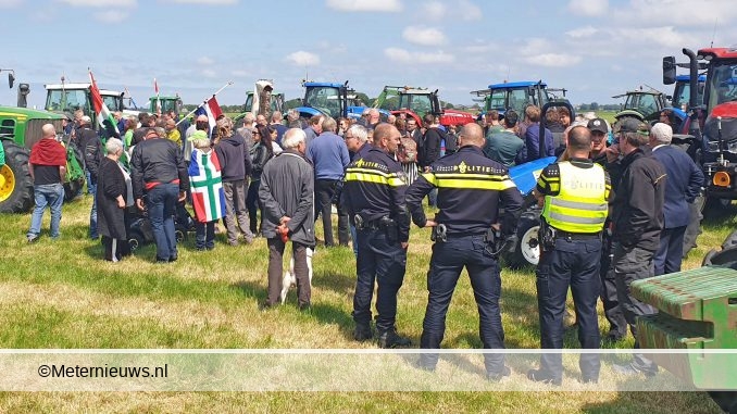 Boeren voeren actie na aardbeving Groningen