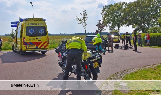 Fietsers gewond bij aanrijding De Klosse. Fietsers gewond bij aanrijding De Klosse.
