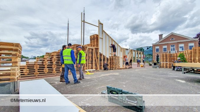 Opbouw replica Rialtobrug Assen Begonnen