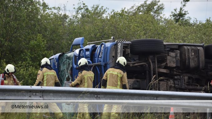 TANKWAGEN MET MEST OP DE KANT A32 MEPPEL