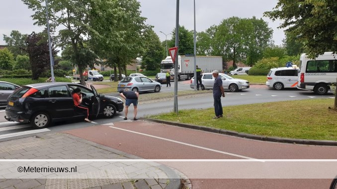 VERKEER MUURVAST NA DEFEKTE AUTO BIJ ROTONDE ASSEN