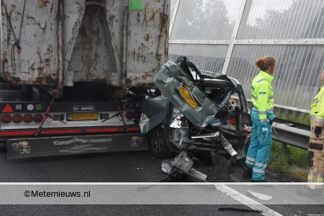 Ravage na ernstig ongeval op N7 bij Groningen. Ravage na ernstig ongeval op N7 bij Groningen.