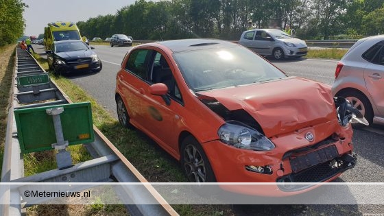 Drie gewonden na ongeval op A28 bij Ubbena. Drie gewonden na ongeval op A28 bij Ubbena.