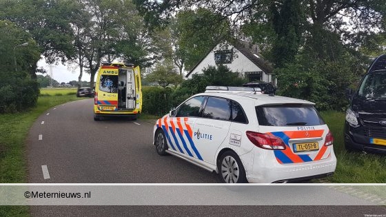 Bromfietser licht gewond na botsing tegen auto in Kerkenveld.