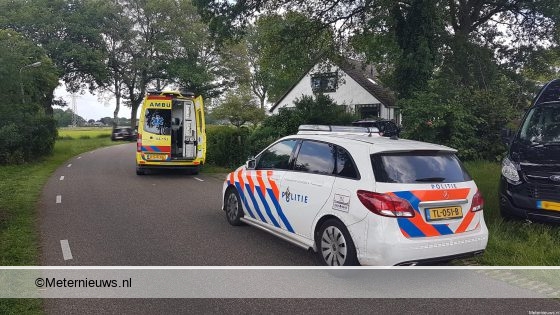 Bromfietser licht gewond na botsing tegen auto in Kerkenveld. Bromfietser licht gewond na botsing tegen auto in Kerkenveld.