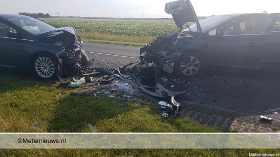 Twee gewonden bij frontale botsing op N391 bij Emmen. Twee gewonden bij frontale botsing op N391 bij Emmen.