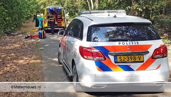 Mountainbiker gewond na aanrijding bij zwemplas Kibbelkoele. Mountainbiker gewond na aanrijding bij zwemplas Kibbelkoele.