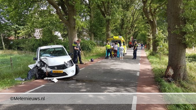 AUTOMOBILIST VAN DE WEG EN GEWOND IN ECHTEN2