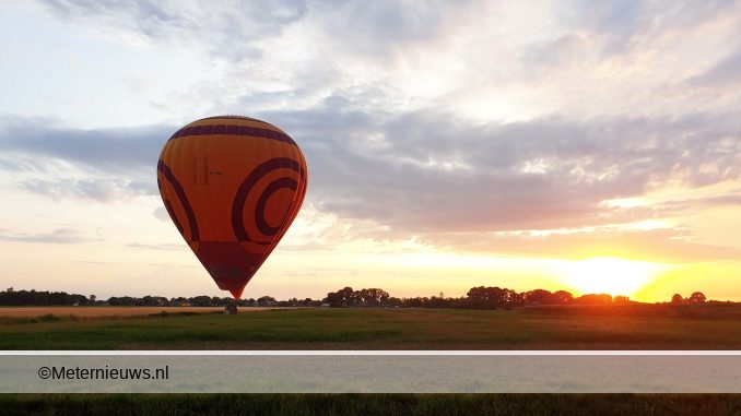 LUCHTBALLON LANDT IN ELIM2