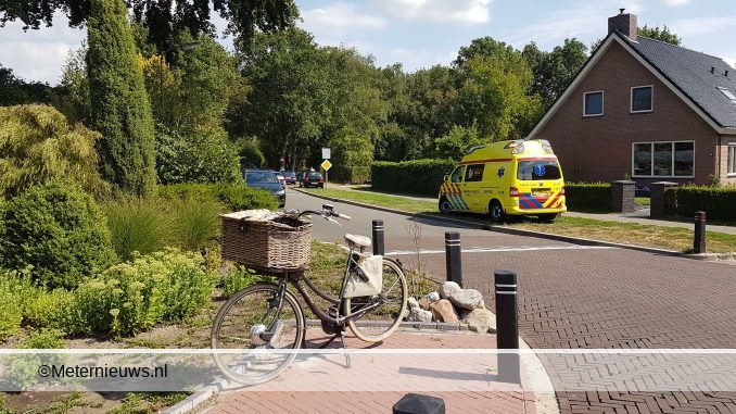 fietsster tegen auto in Noordscheschut