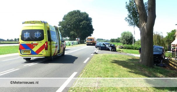 Zware schade en gewonde aanrijding drie auto’s Meppel/Wanneperveen. Zware schade en gewonde aanrijding drie auto’s Meppel/Wanneperveen.
