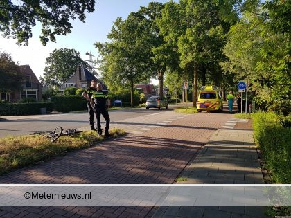 Fietser gewond na botsing tegen scooterrijder in Meppel. Fietser gewond na botsing tegen scooterrijder in Meppel.