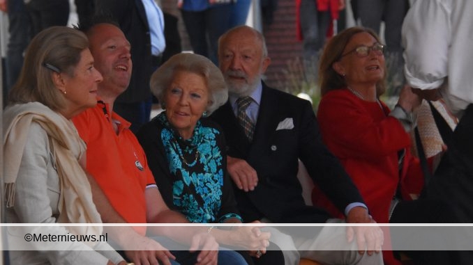 PRINSES BEATRIX BIJ GONDELVAART BELT SCHUTSLOOT2
