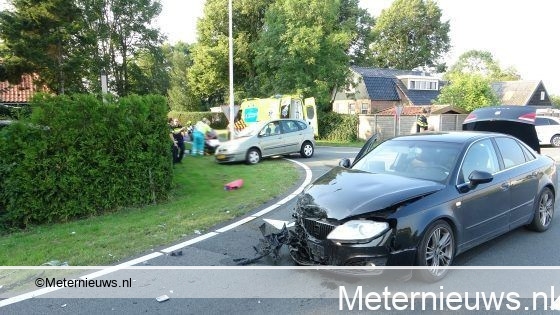 Twee gewonden na ongeval op zomerdijk tussen Wanneperveen en Meppel. Twee gewonden na ongeval op zomerdijk tussen Wanneperveen en Meppel.