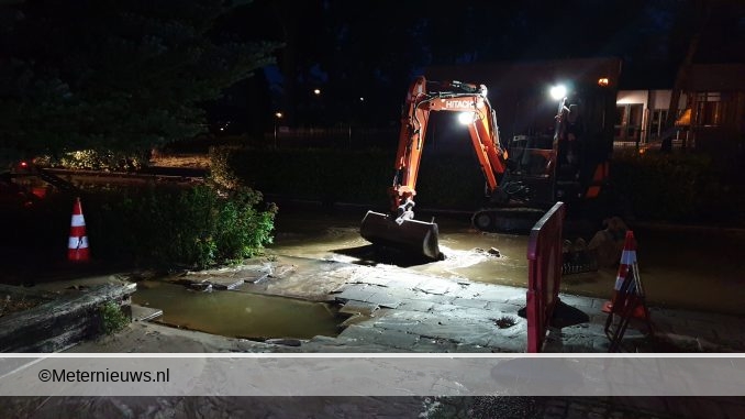 sinkholedoor waterleidingbreuk Zuidlaren