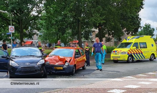 Twee gewonden na aanrijding in Hoogeveen.
