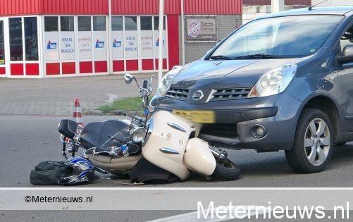 Scooterrijdster aangereden Staphorst. Scooterrijdster aangereden Staphorst.