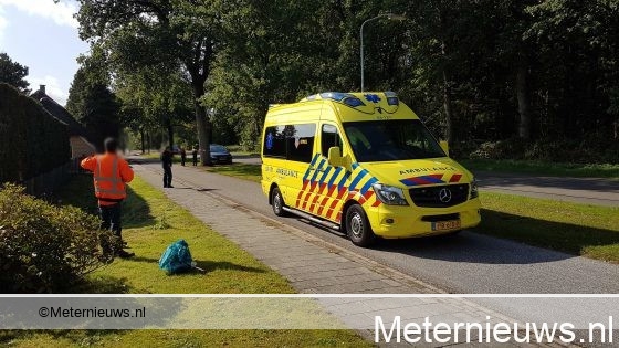 Fietsster ernstig gewond na botsing met voetganger in Klijndijk.