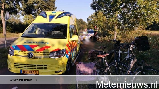 Twee gewonden na botsing tussen vier fietsers in Hoogeveen.