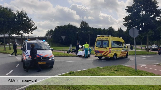 SCOOTERRIJDER GEWOND IN ASSEN