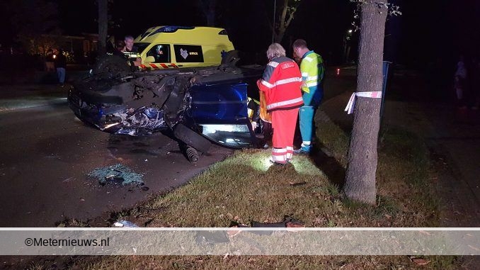 auto over de kop in hollandscheveld