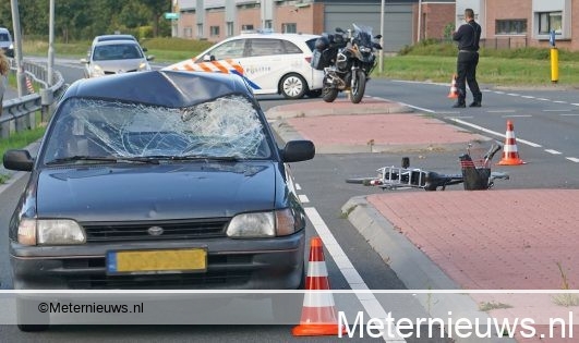 Fietser ernstig gewond na aanrijding Emmen. Fietser ernstig gewond na aanrijding Emmen.