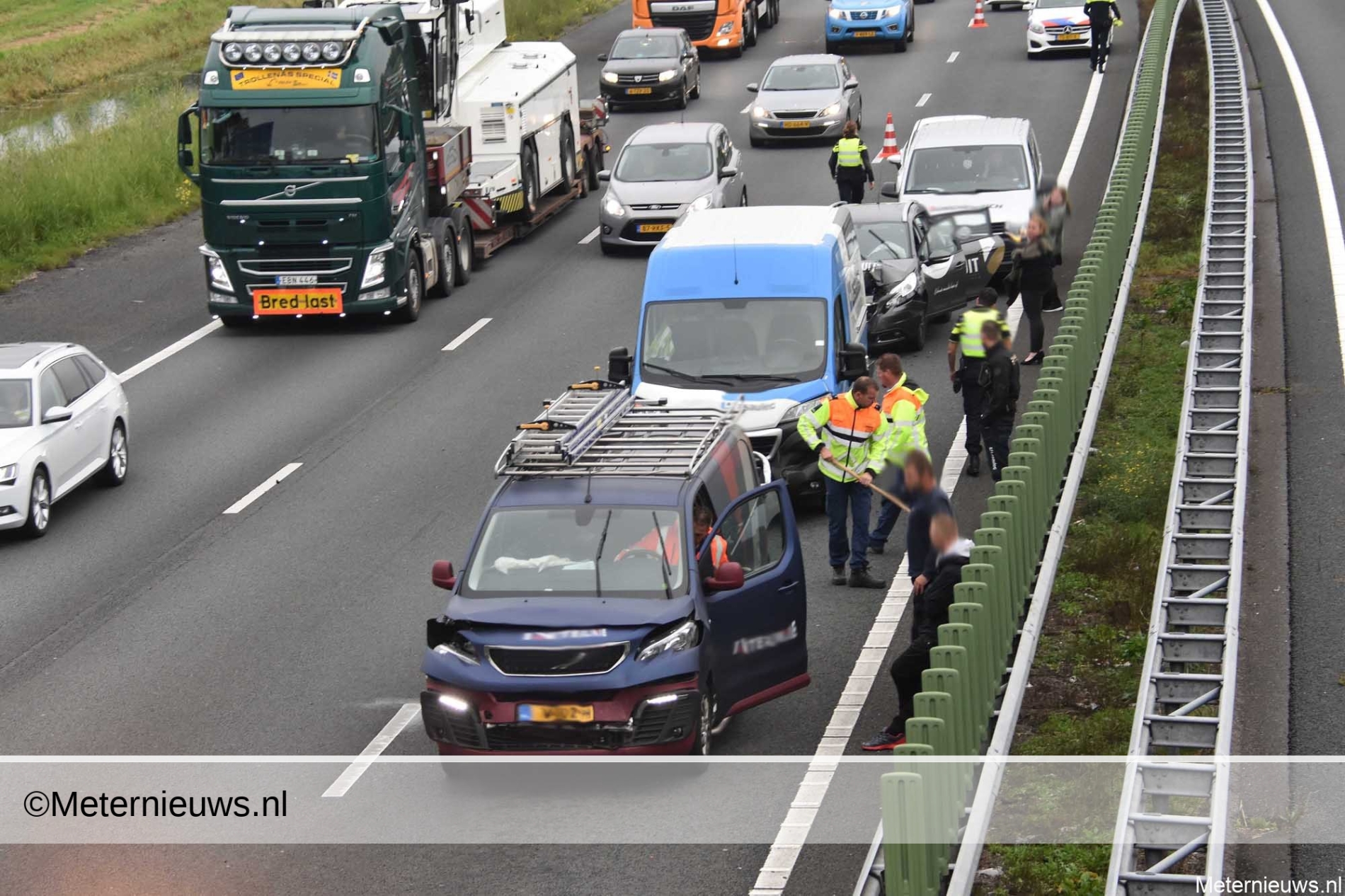 Bijna 10 km file na ongeval op A28 tussen De Wijk en Rouveen.