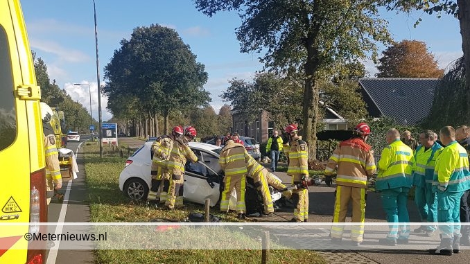 TWEE GEWONDEN NA AANRIJDING IN NIEUWLEUSEN