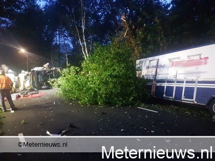 Marktkraam van de weg na aanrijding Zuidwolde. Marktkraam van de weg na aanrijding Zuidwolde.