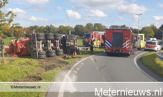 Betonmixer gekanteld afrit N46 Groningen. Betonmixer gekanteld afrit N46 Groningen.