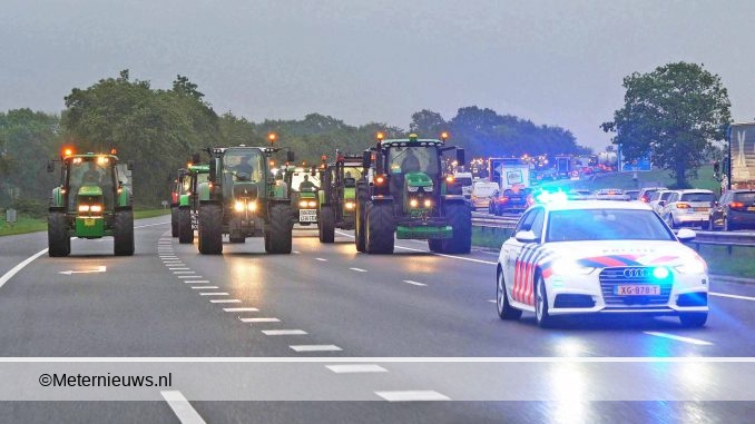 Boeren blokkeren A28 Hoogeveen