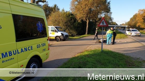 Scooterrijder gewond na ongeval in Assen. Scooterrijder gewond na ongeval in Assen.