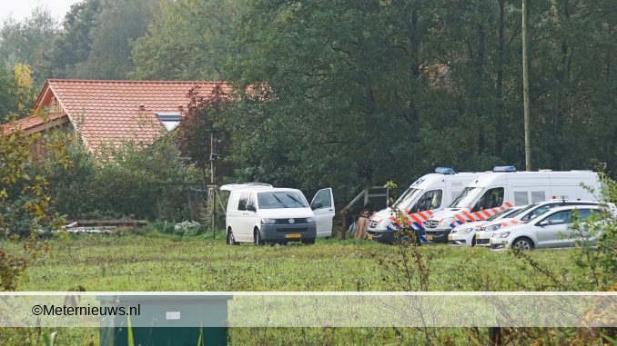 BOERDERIJ IN RUINERWOLD WORDT DOOR POLITIE ONDERZOCHT01