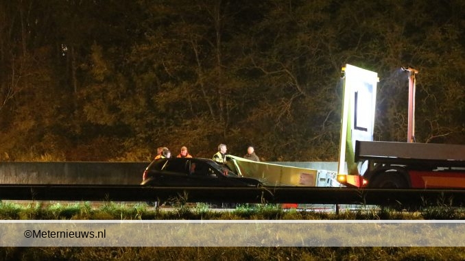 AUTO BOTST OP PIJLWAGEN OP A28 GRONINGEN