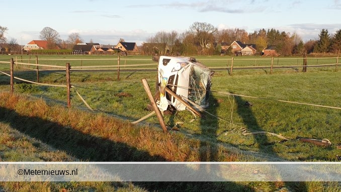 AUTO VAN DE GLADDEWEG IN BUINEN