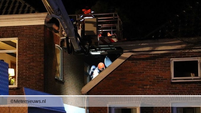 SCHOORSTEENBRAND SLAAT IN DAK WONING HOOGEZAND