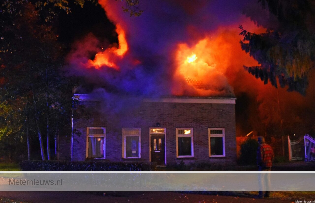 Uitslaande boerderijbrand Nieuw Beerta (Video) |