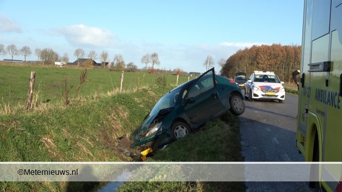 autodoorgladheidvandewegLeens