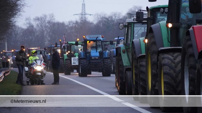 boeren blokkeren a28 bij hoogeveen003