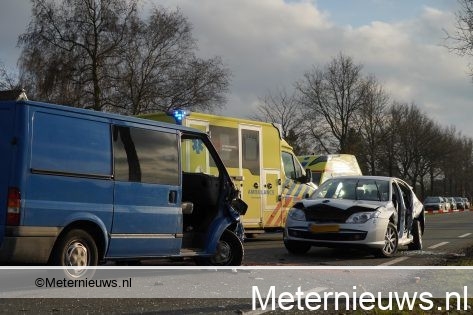 Drie gewonden na ongeval in Bargercompascuum. Drie gewonden na ongeval in Bargercompascuum.