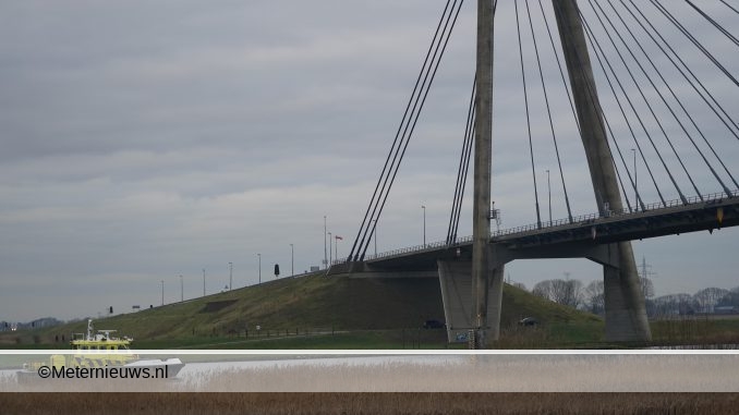 ZOEKACTIE OP DE IJSSEL NAAR VERMISTE VROUW IN KAMPEN2