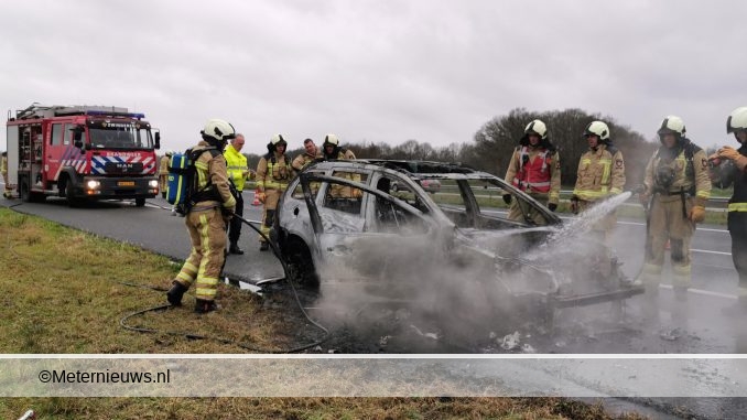 auto uitgebrand a37 Zwinderen3