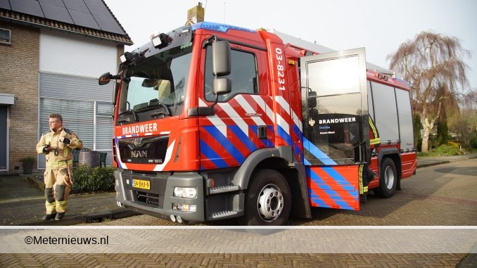 man uit badkamer bevrijdt in assen