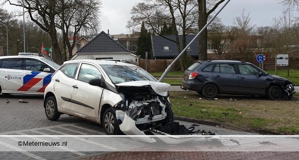Gewonde na aanrijding in Exloo. Gewonde na aanrijding in Exloo.