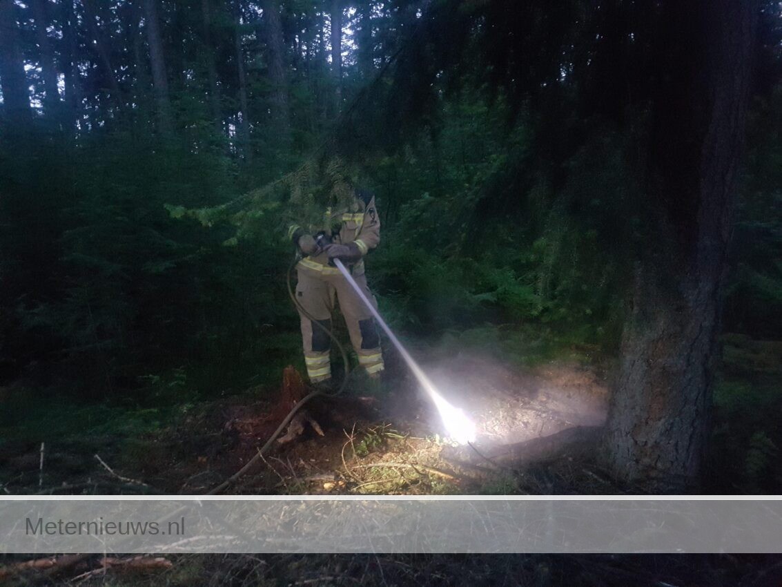 Brandweer zoekt en vindt natuurbrand in Hijkerveld