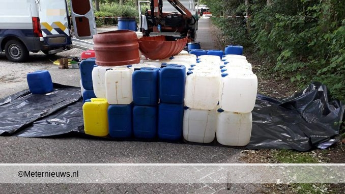 vaten met drugsafval Ter Apel3